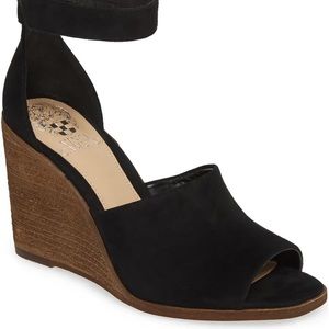 Black Suede VINCE CAMUTO DEEDRIANA WEDGE Shoes